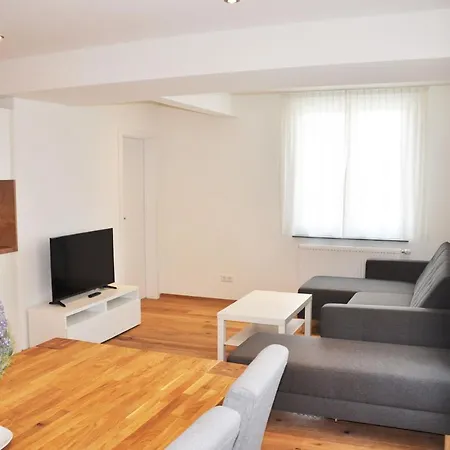 Kubus Apartment *