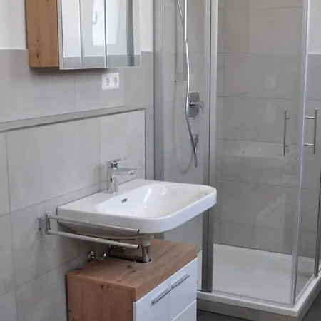 Kubus Apartman *